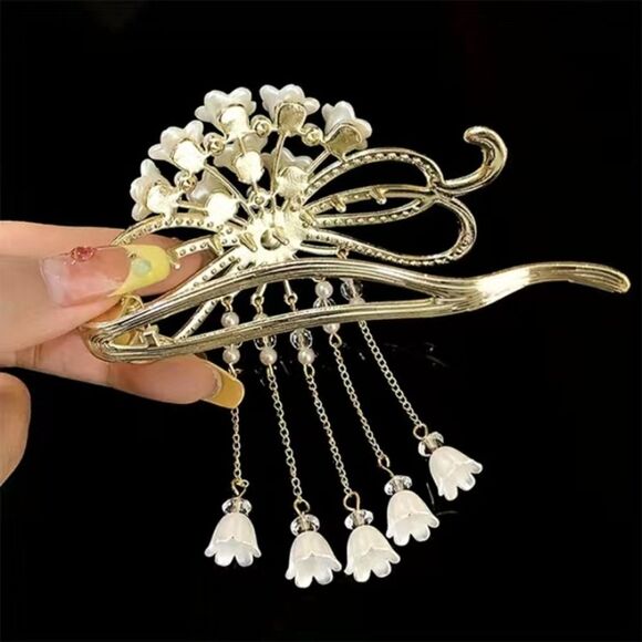 ✨🆕✨ Romantic Elegant Gold Pearl Lily Flower Tassel Hair Clip Pin 🎀✨ - Picture 6 of 9